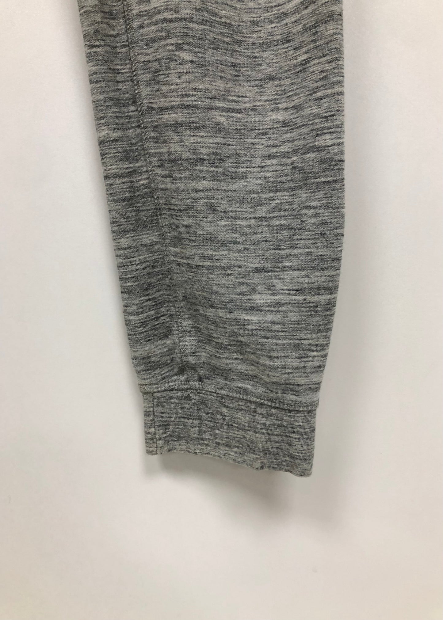 Pantalon Jogger marca H&M suecia 🇸🇪 en color gris degradado Talla M Entalle Slim