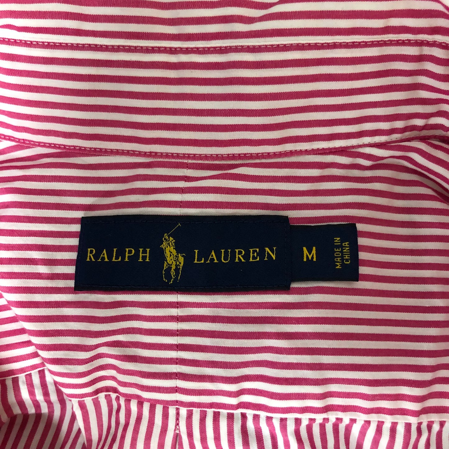 Camisa Polo Ralph Lauren 🏇🏼 con patron de rayas en color rosado y blanco Talla M Entalle Regular