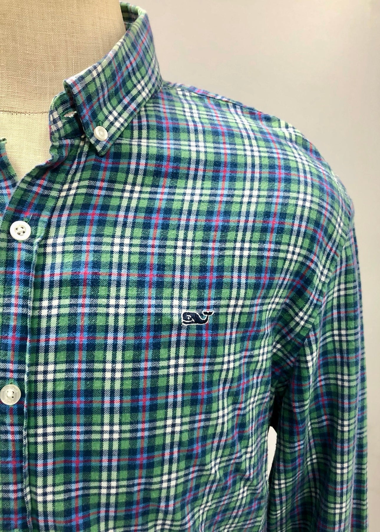 Camisa de botones Vineyard Vines 🐳 de cuadros en color azul, verde, rojo y blanco Talla XL Entalle Slim Fit