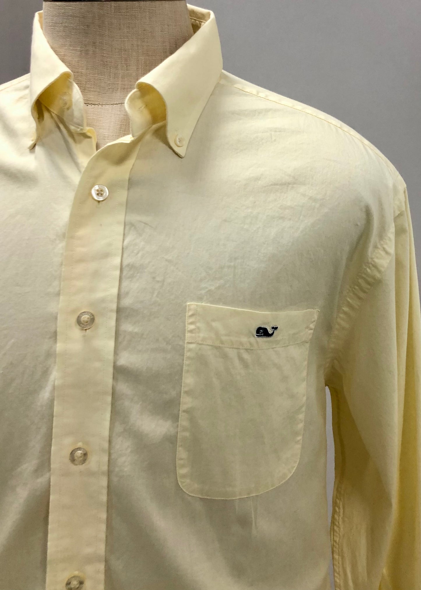 Camisa de botones Vineyard Vines 🐳 color amarillo claro Talla XL Entalle Regular
