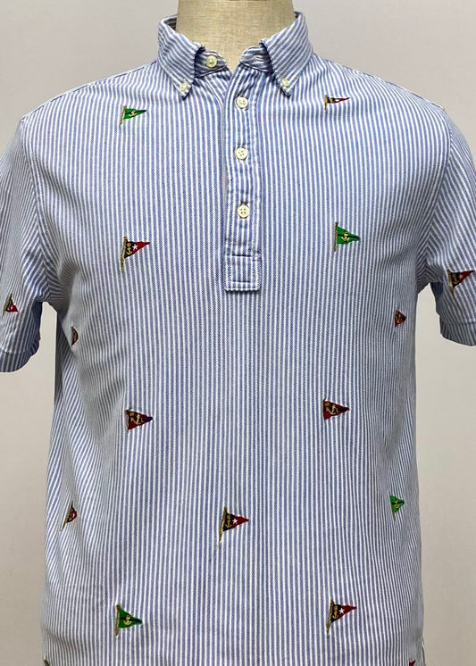 Camiseta Polo Ralph Lauren 🏇🏼 (Knit Oxford) color blanco de rayas en celeste y diseño de banderas Talla M Entalle Regular