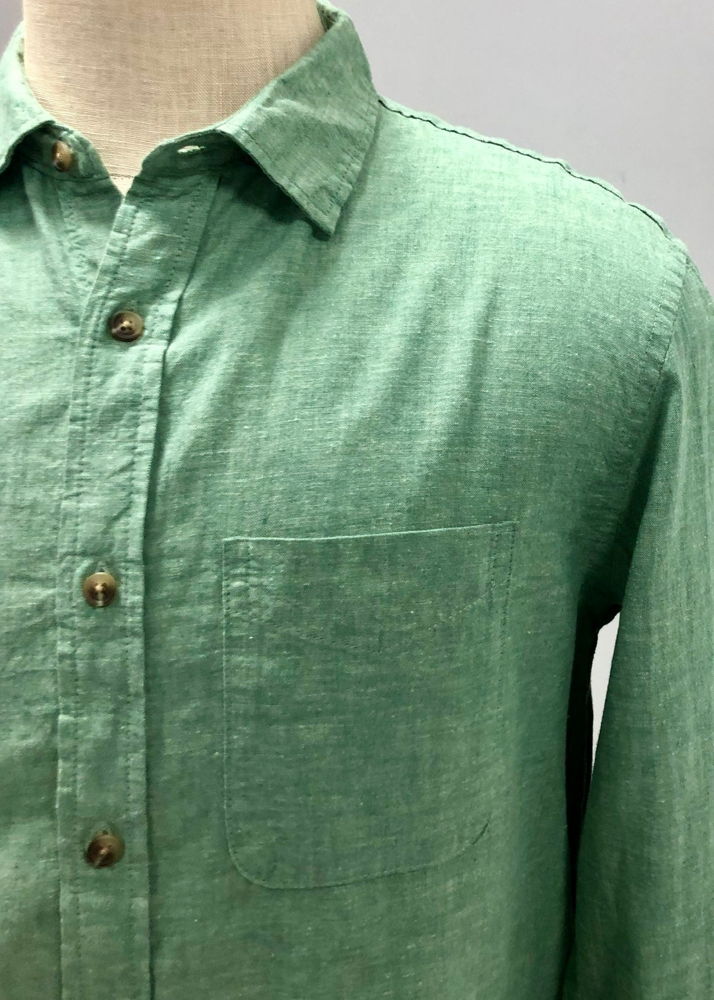 Camisa de botones Old Navy De lino en color verde oliva Talla M Entalle Regular
