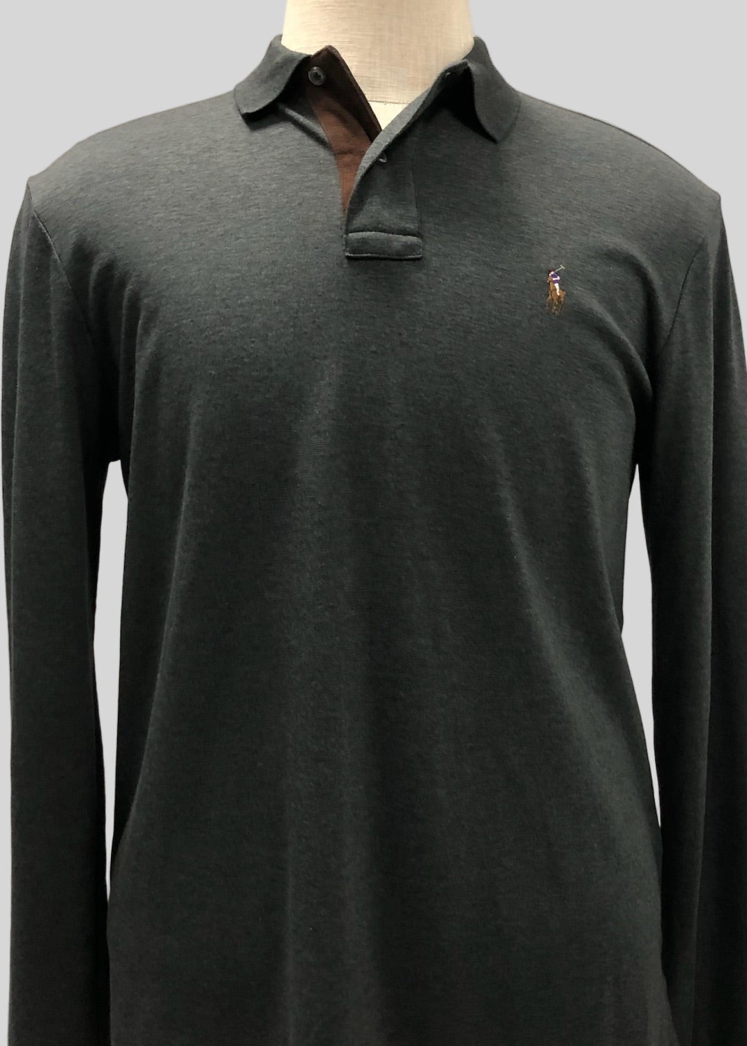Camiseta Polo Ralph Lauren 🏇🏼 color gris oscuro manga larga Talla M Entalle Regular
