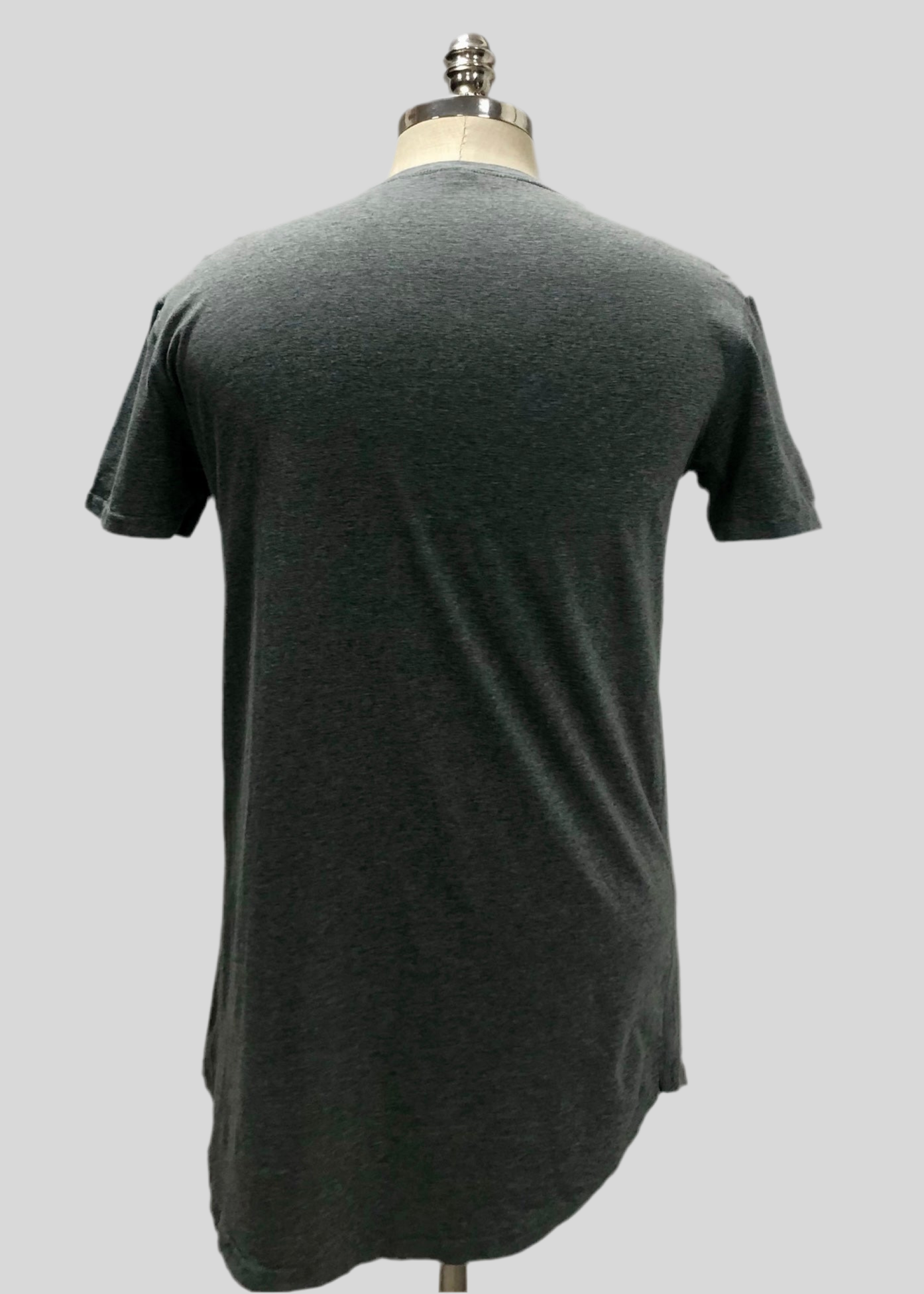 Camiseta de entrenamiento Vanquish 🏋🏽 color gris oscuro y logo en negro Talla M