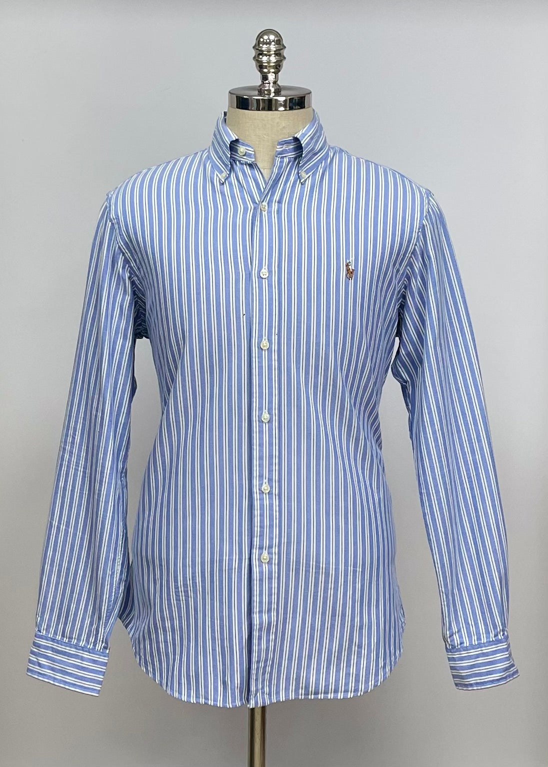 Camisa Polo Ralph Lauren 🏇🏼 Oxford color celeste con rayas en color blanco Talla M Entalle Regular