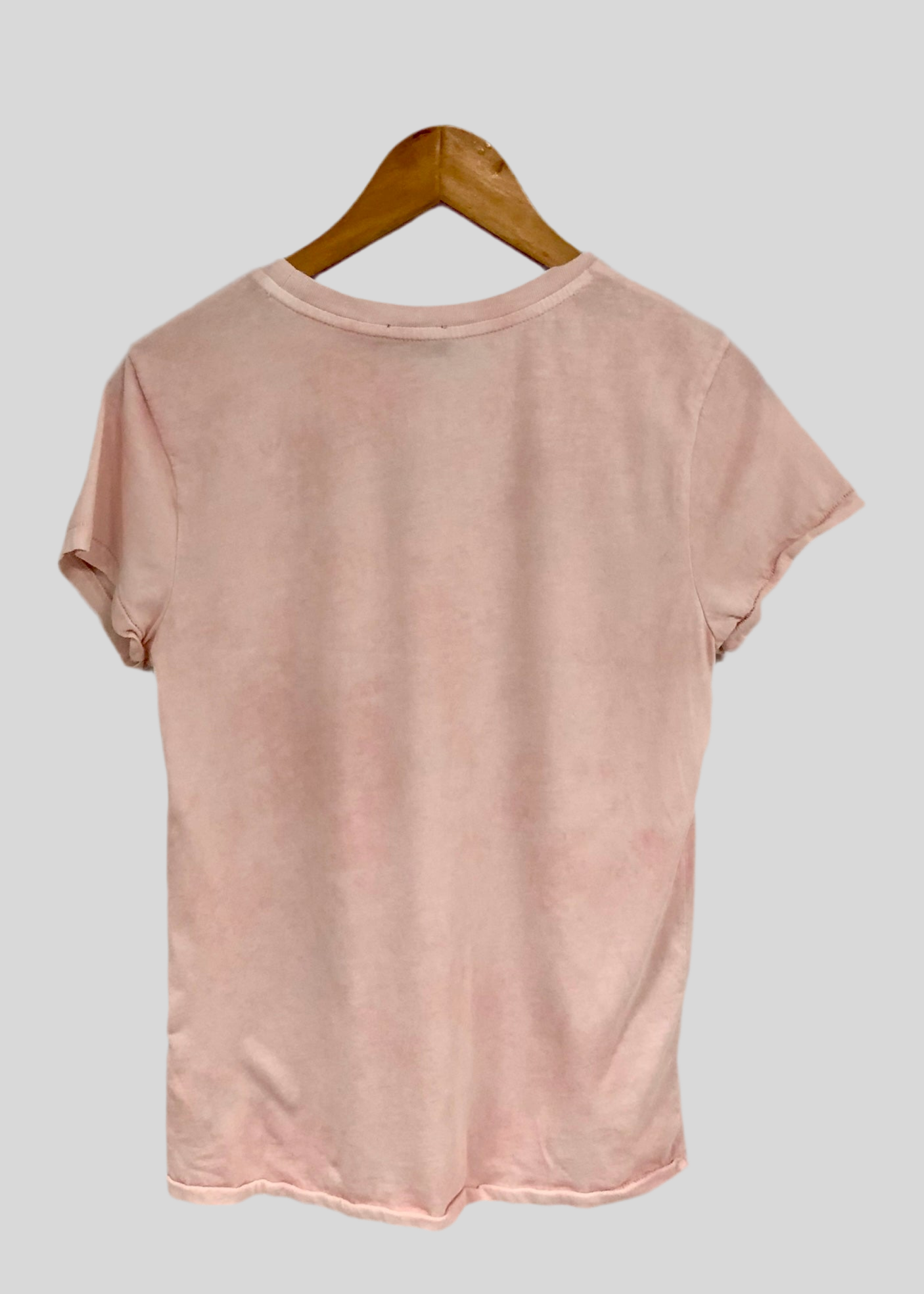 Camiseta cuello redondo de mujer Polo Ralph Lauren 🏇🏼 color rosado con diseño de logo en letras en color blanco Talla S Entalle Regular