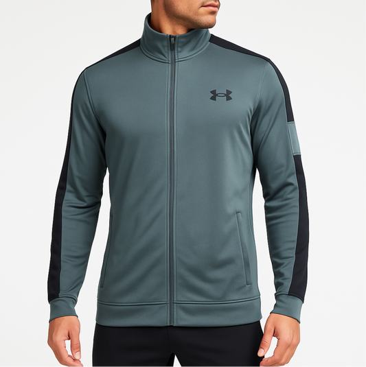 Sueter Jersey Under Armour 🏋🏽 color gris oscuro y logo en color negro Talla M