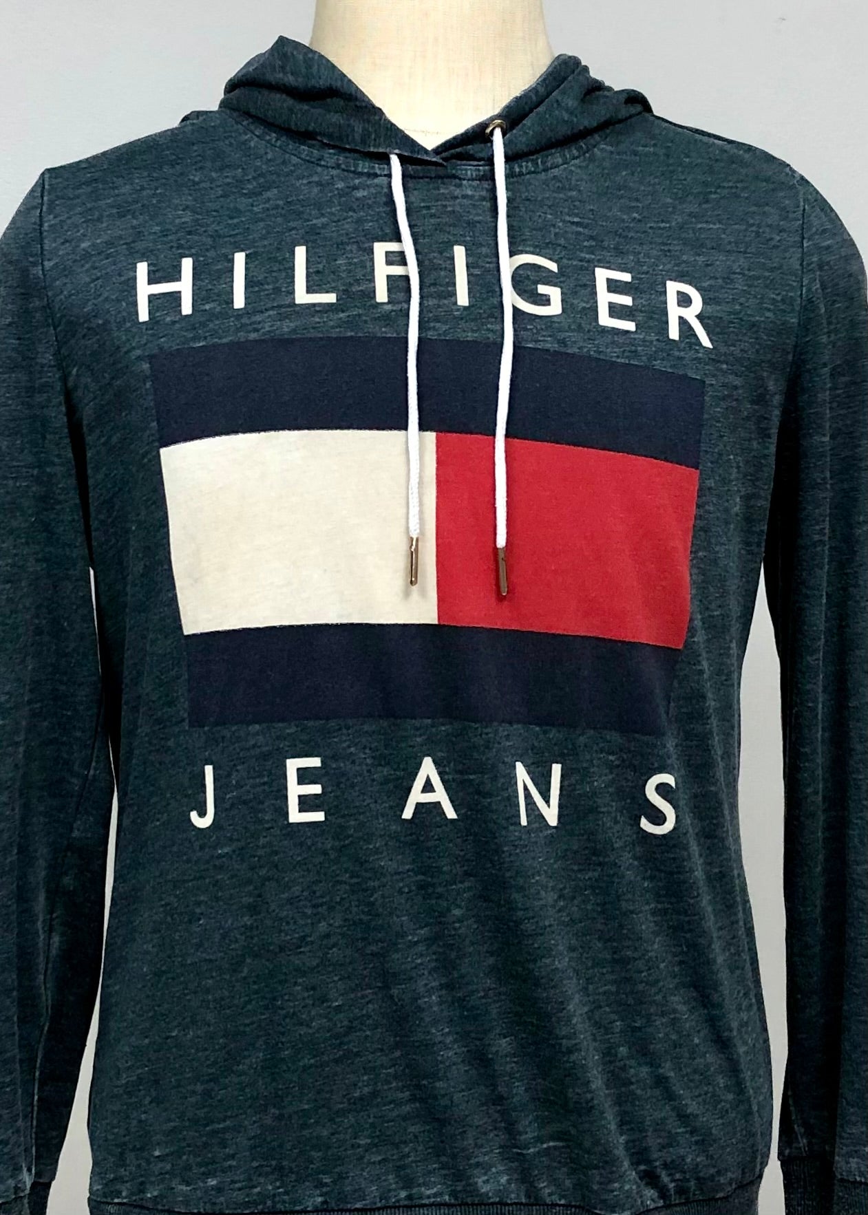 Camiseta con capucha de mujer Tommy Hilfiger 🇺🇸 color gris con logo tradicional de bandera Talla L