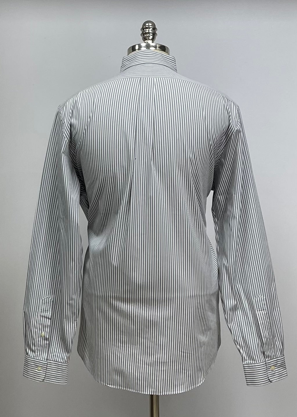 Camisa Polo Ralph Lauren 🏇🏼 color blanco con patrón de rayas en gris oscuro Talla XL Entalle Clásico