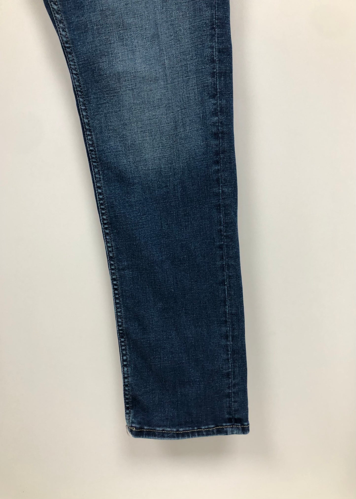 Pantalon jeans Old Navy 🇺🇸 color azul oscuro Talla 33x32 Corte Slim Fit