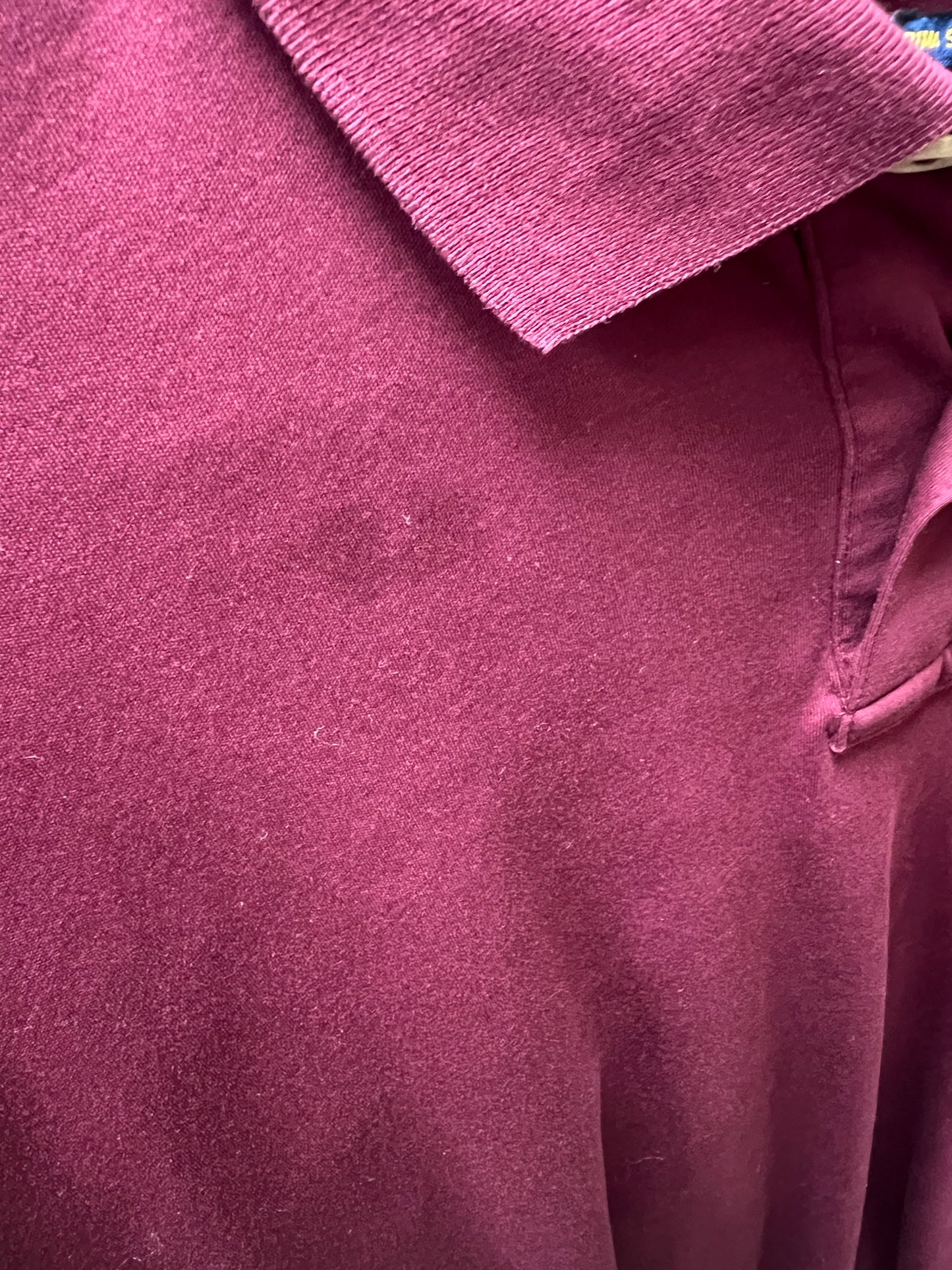 Camiseta Polo Ralph Lauren 🏇🏼 Pima color rojo oscuro Talla XL Entalle Clásico (ver descripción)