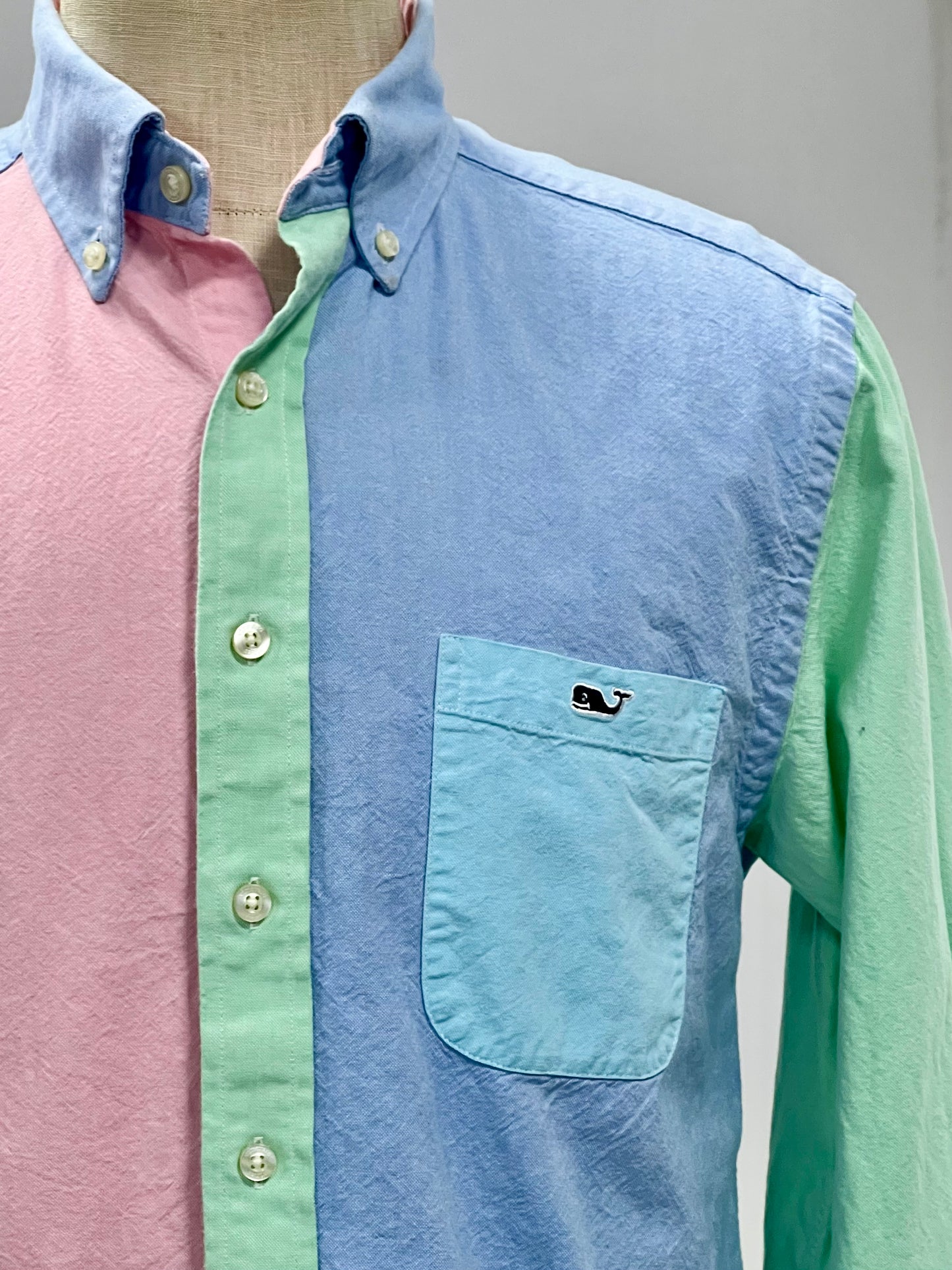 Camisa de botones Vineyard Vines 🐳 Oxford con franjas multicolor Talla M Entalle Slim Fit (ver descripción)