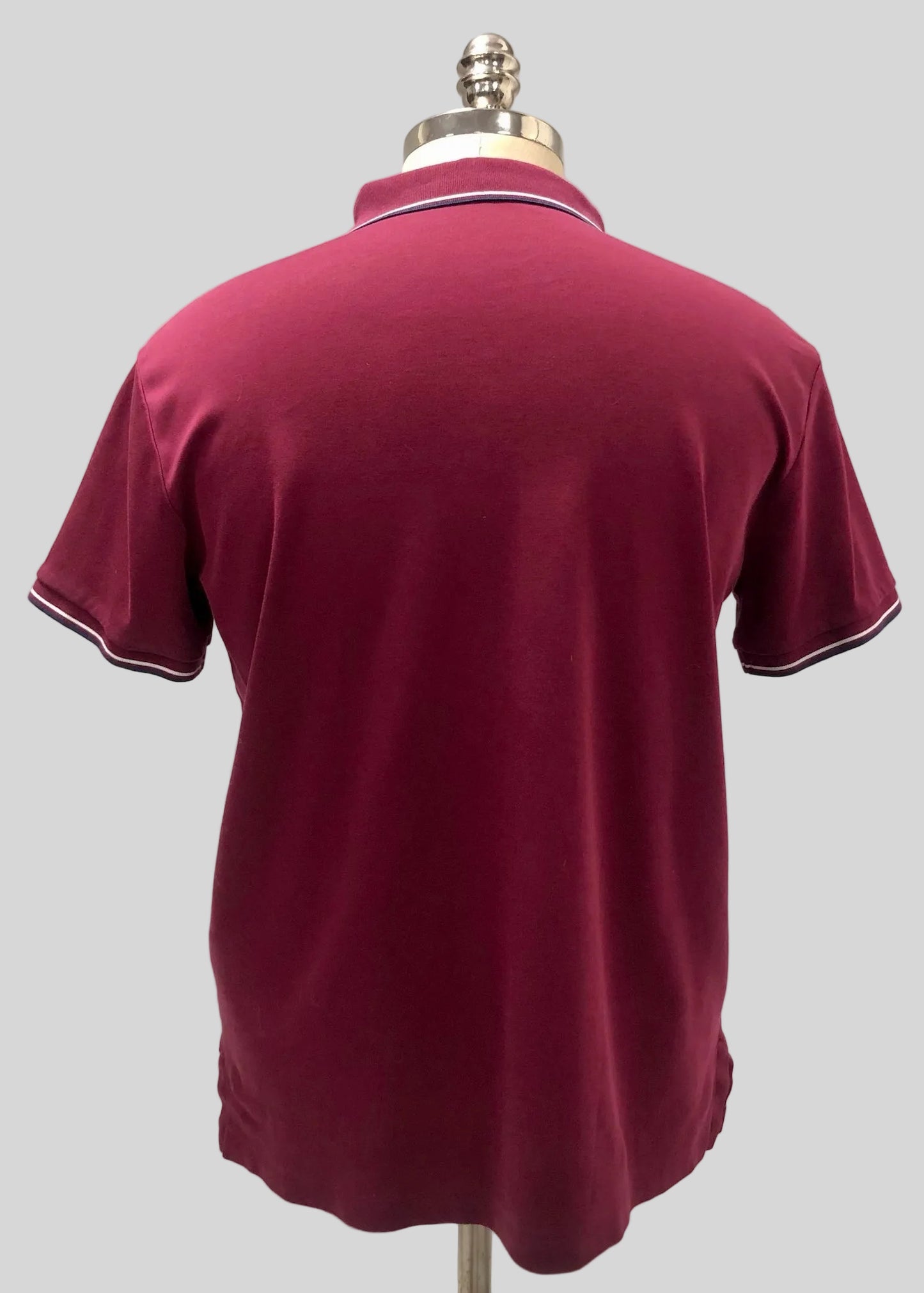 Camiseta Polo Ralph Lauren 🏇🏼 color rojo oscuro Talla L Entalle Regular