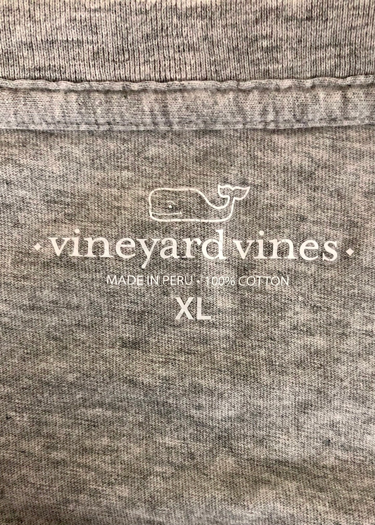 Camiseta de bolsillo Vineyard Vines 🐳 color gris claro con Diseño de ballena Talla XL