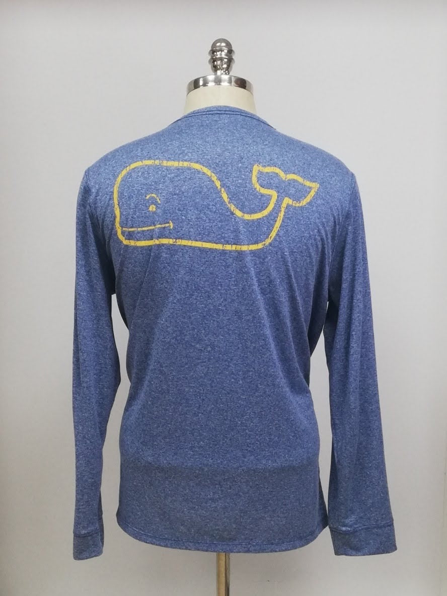 Camiseta cuello redondo Vineyard Vines 🐳 Performance color azul grisáceo con Diseño de ballena Talla XL