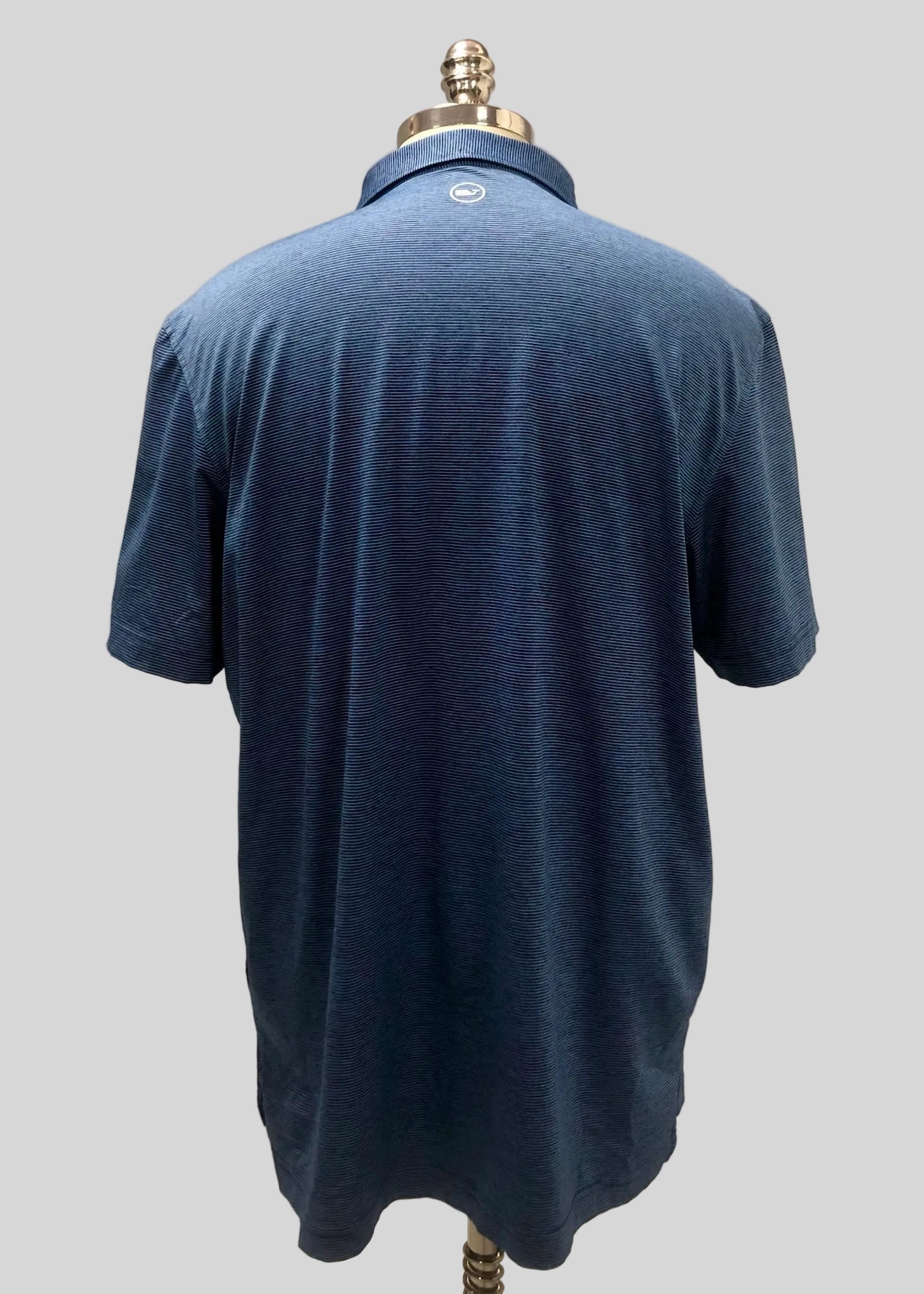 Camiseta Polo Vineyard Vines 🐳 Performance con rayas en azul y blanco Talla L Entalle Regular