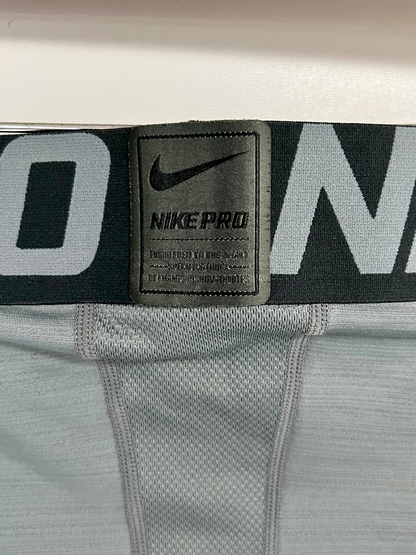 Malla de entrenamiento licra Nike ✔️ Pro Dri-FIT para hombre en Color gris cintura negro Talla XL