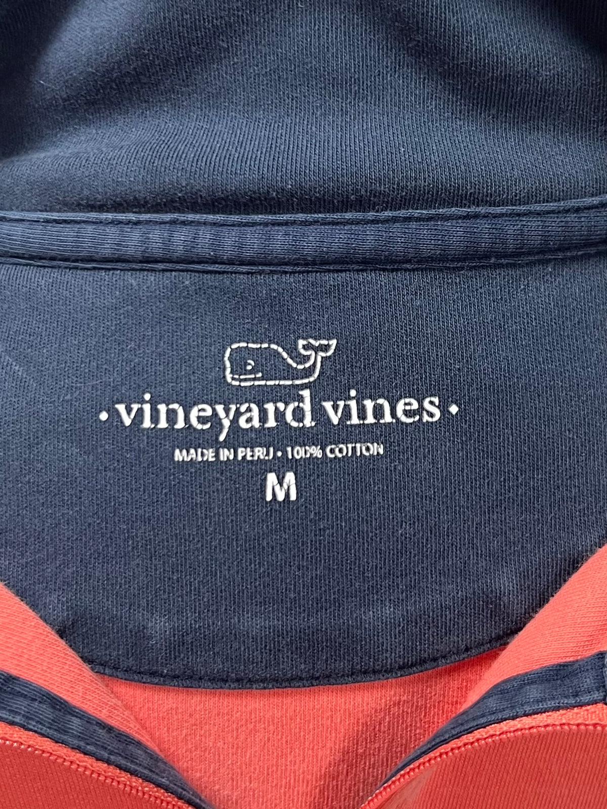 Sueter Jersey Vineyard Vines 🐳 Pima color rosado magenta con logo en blanco Tela algodón Talla M (ver descripción)
