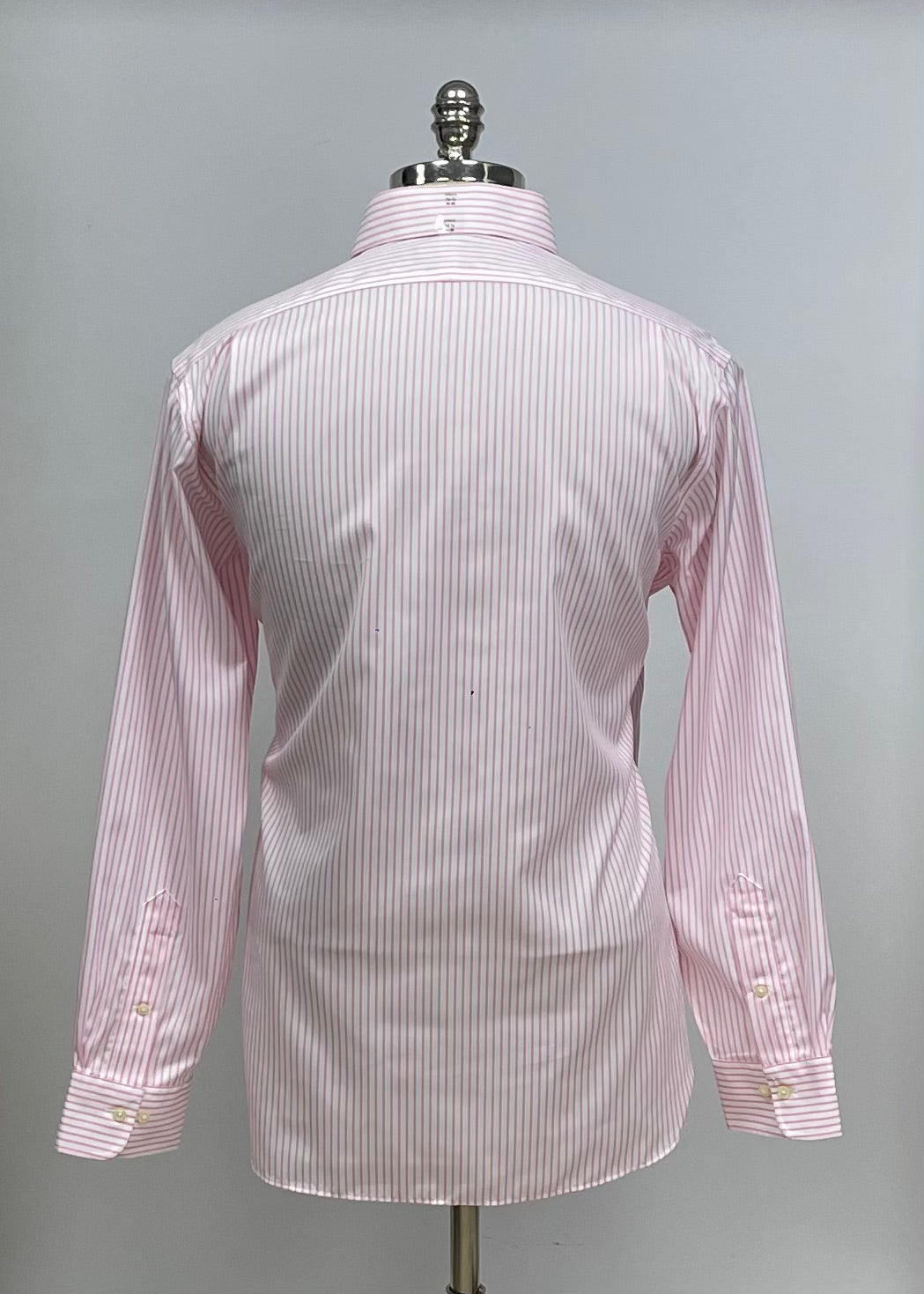 Camisa Polo Ralph Lauren 🏇🏼 color blanco con patron de rayas finas en color rosado Talla L Entalle Regular