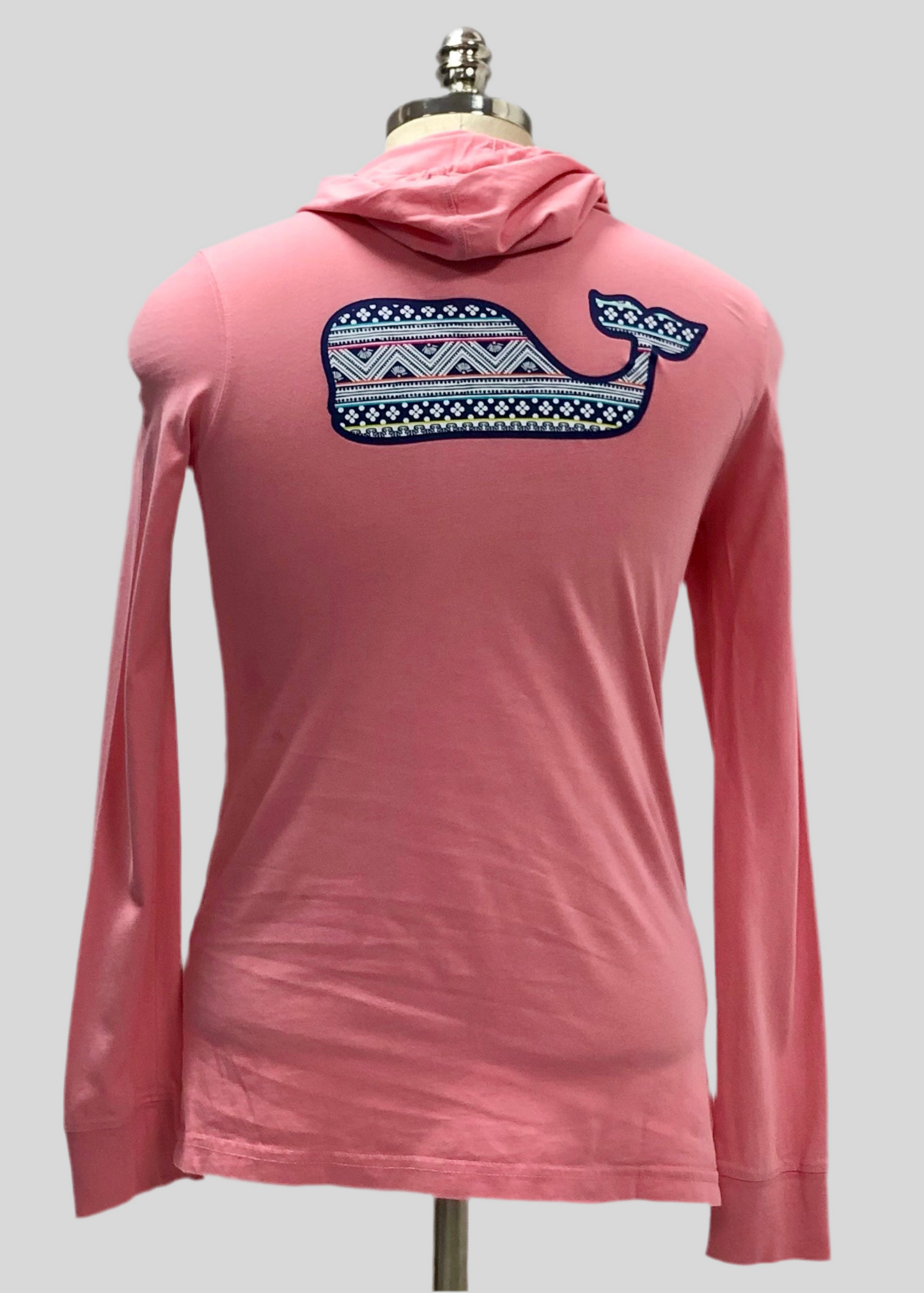 Camiseta con capucha Vineyard Vines 🐳 color rosado con Diseño de Ballena Talla XS