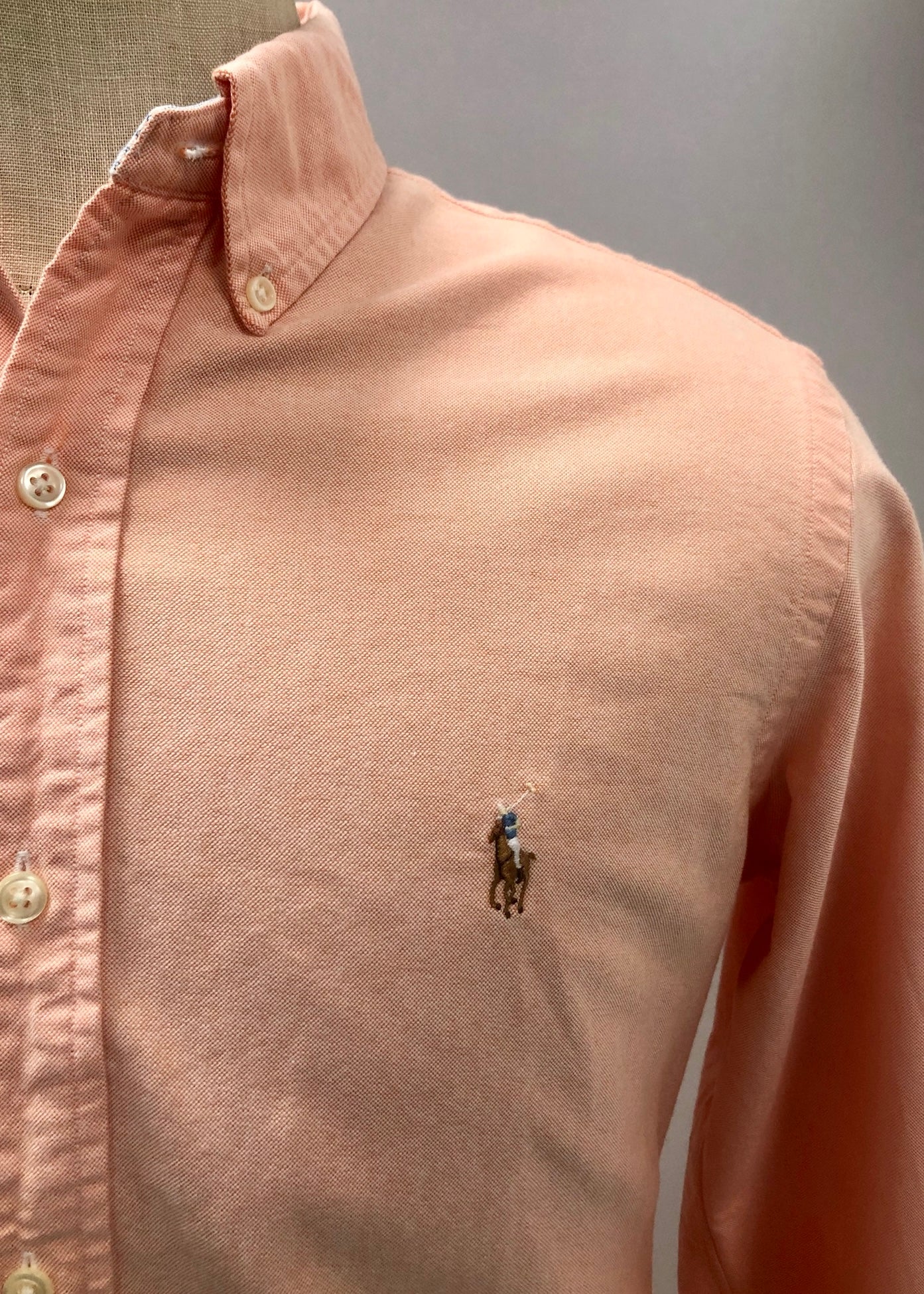 Camisa de botones Polo Ralph Lauren 🏇🏼 Oxford en color salmon Talla M Entalle Regular