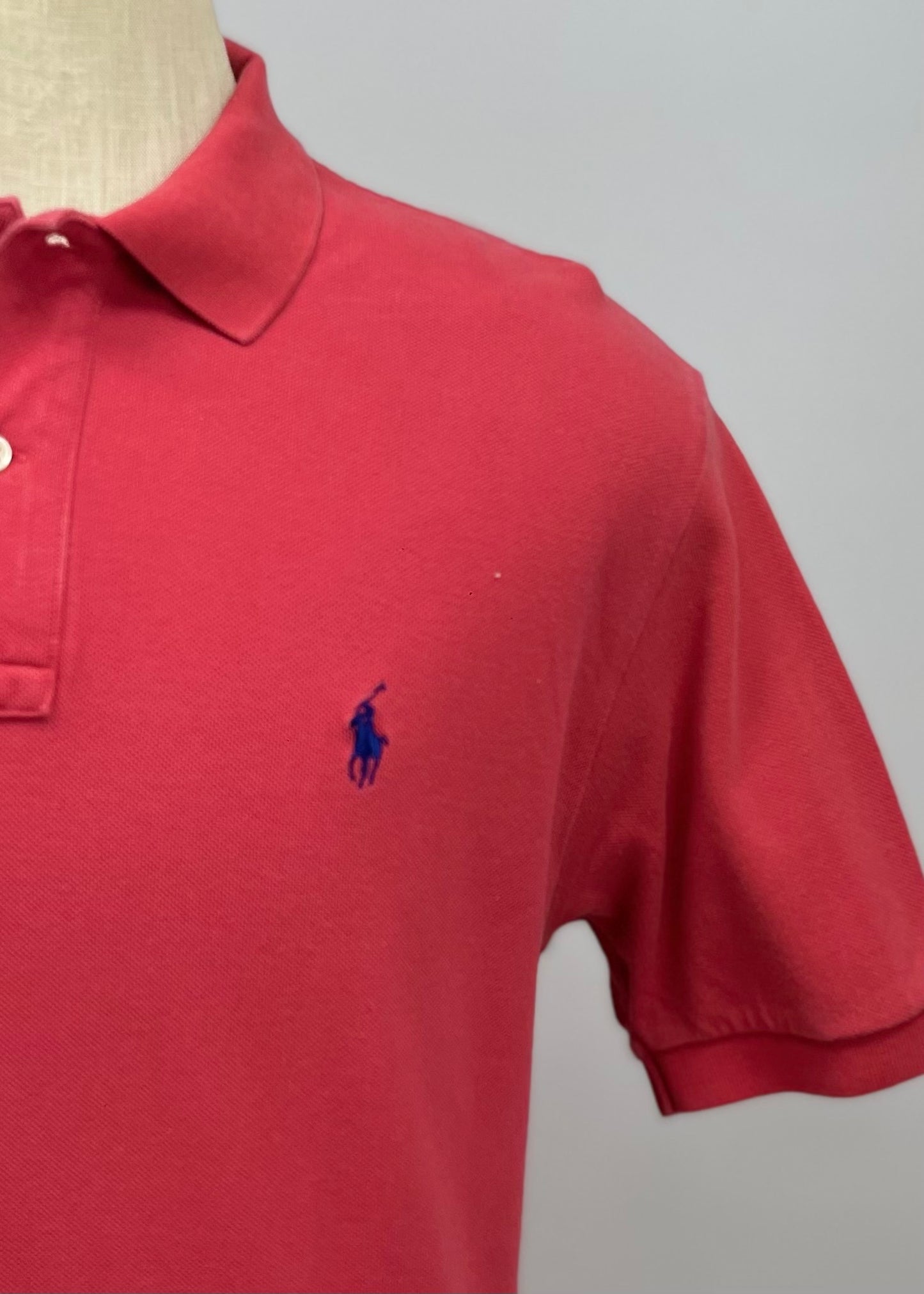 Camiseta Polo Ralph Lauren 🏇🏼color rosado magenta Talla L Entalle Regular (ver descripción)