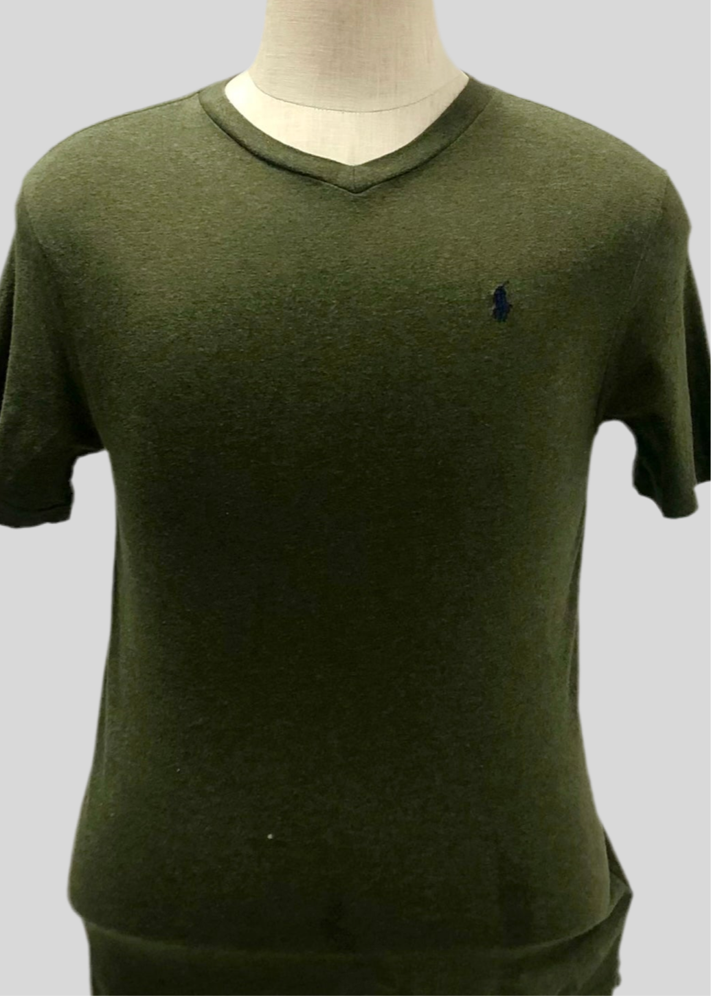 Camiseta cuello V de niño Ralph Lauren 🏇🏼 Color verde olivo Talla L (14-16) Entalle Regular