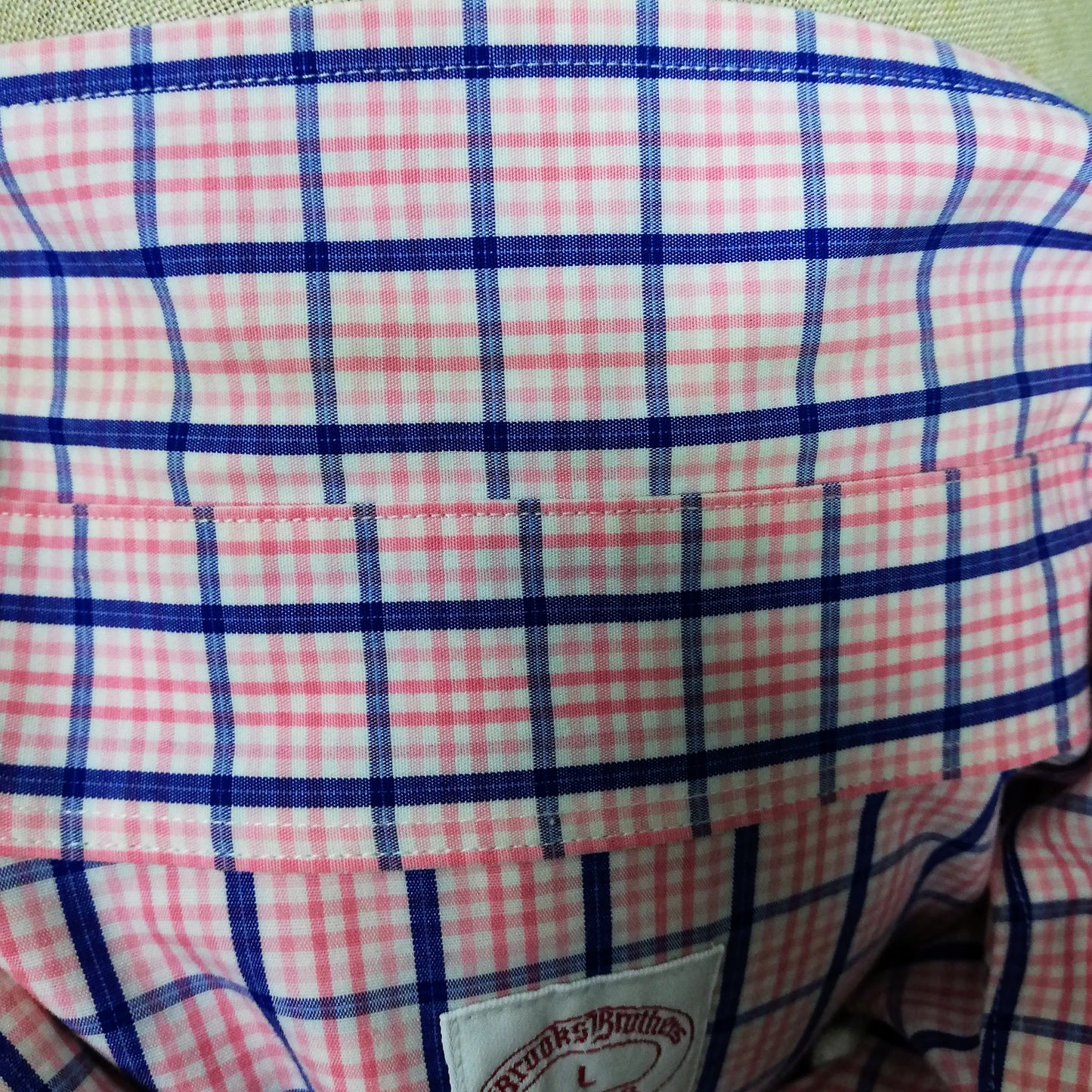 Camisa Brooks Brothers 🐑 color blanco con patrón de cuadros en color rosado y azul Talla L Entalle Regular (ver descripción)