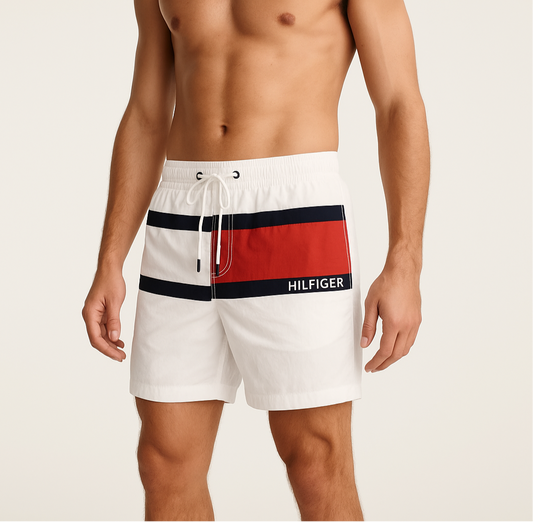 Short de baño Tommy Hilfiger 🇺🇸 color blanco y logo en color rojo, azul y blanco talla L