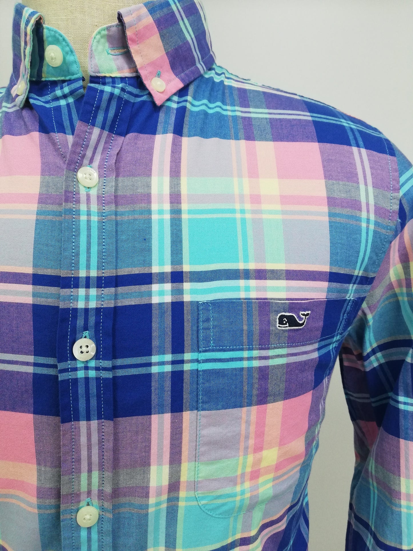 Camisa de botones Vineyard Vines 🐳 con patrón de cuadros en color turquesa, lila y azul Talla S Entalle Slim Fit