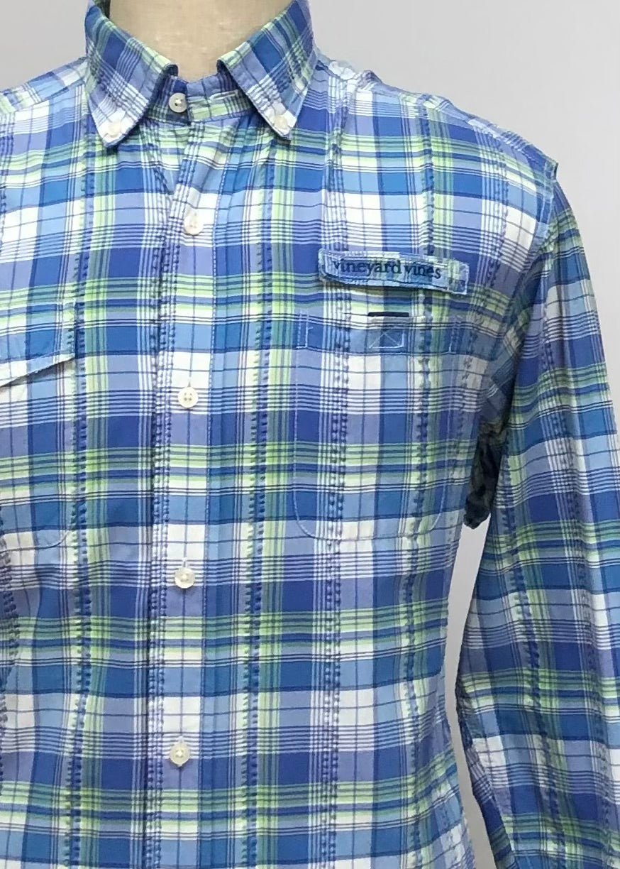 Camisa Vineyard Vines 🐳 celeste con patron de cuadros en color verde y blanco Talla M Entalle Regular