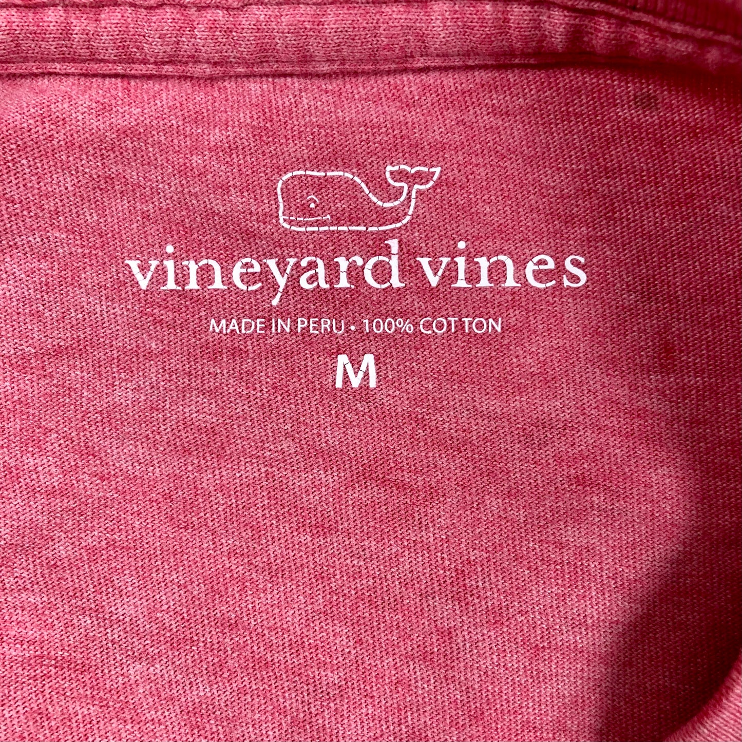 Camiseta de bolsillo Vineyard Vines 🐳 color rosado con Diseño Marthas Vineyard Talla Medium