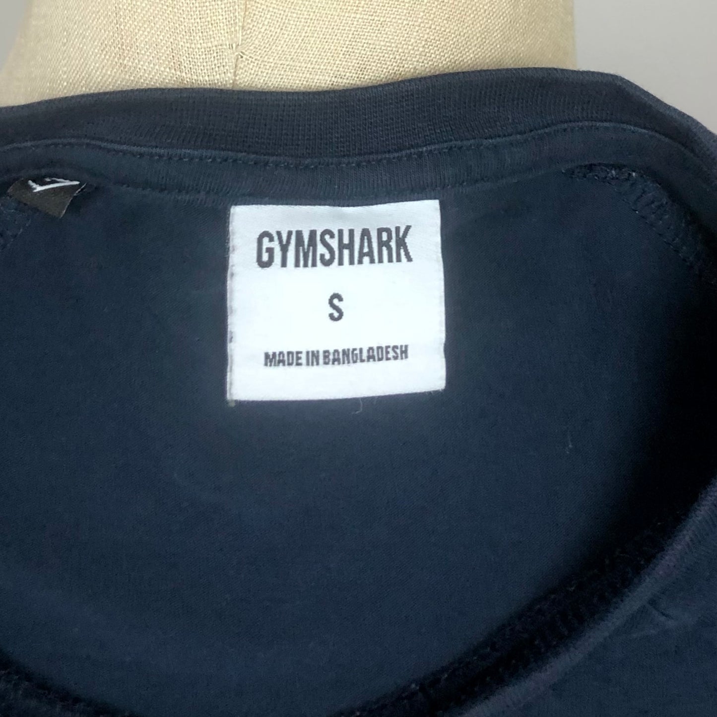 Camiseta de compresión Gymshark 🏋🏽 color azul oscuro y logo en blanco Talla Small