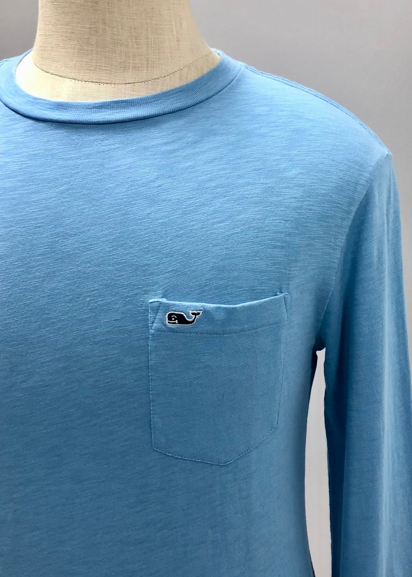 Camiseta cuello redondo Vineyard Vines 🐳 color celeste manga larga Talla S