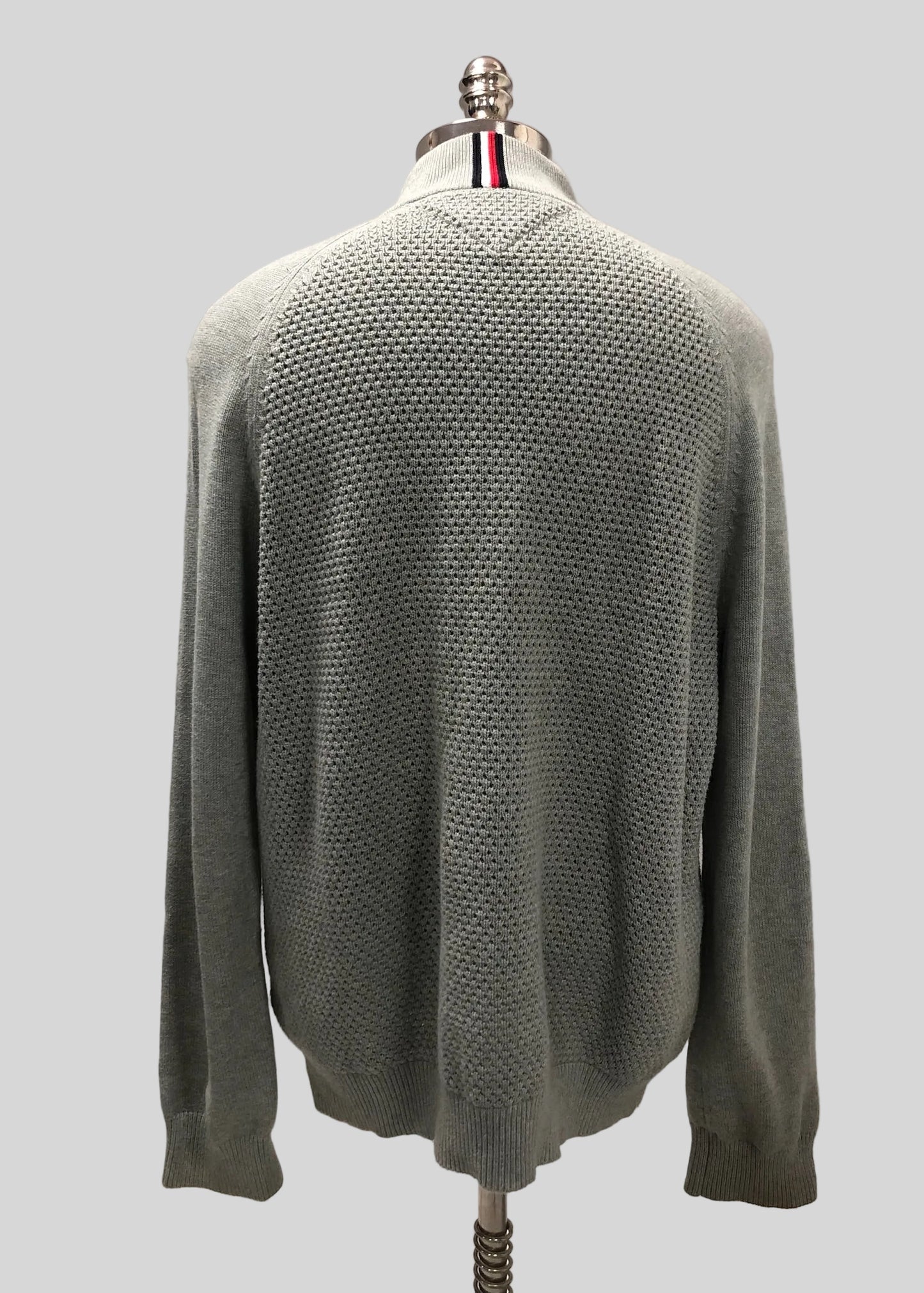 Sueter Jersey Tommy Hilfiger 🇺🇸 Color gris claro Tela algodón Talla L