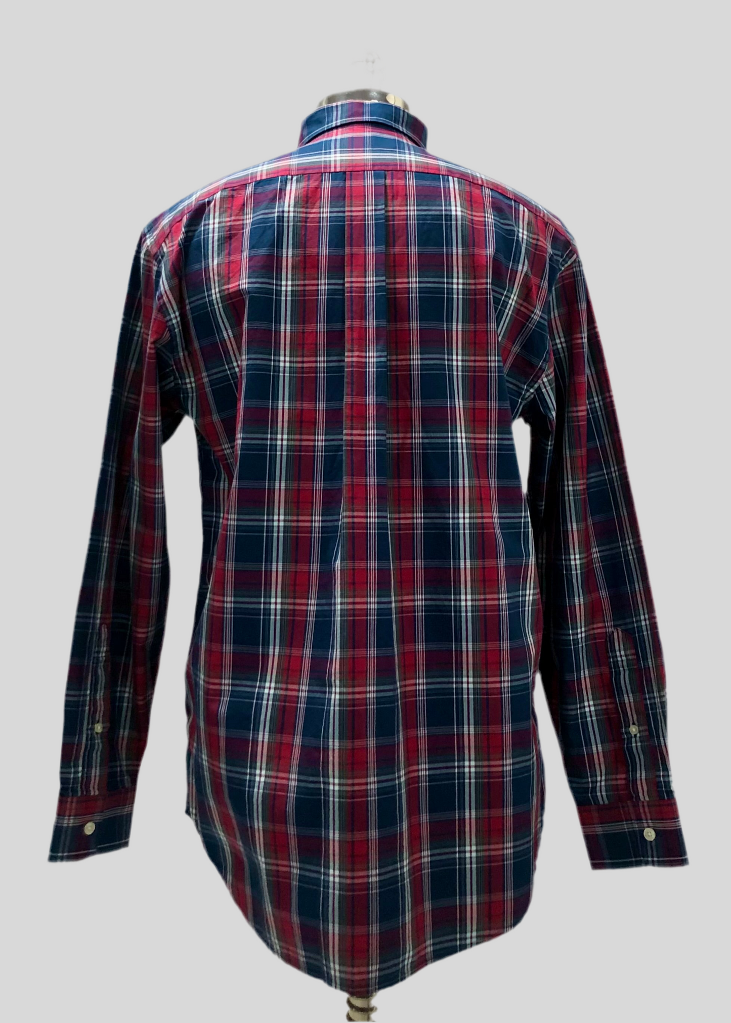 Camisa de botones Vineyard Vines 🐳 con patrón de cuadros en color rojo, azul navy y blanco Talla M Entalle Clásico