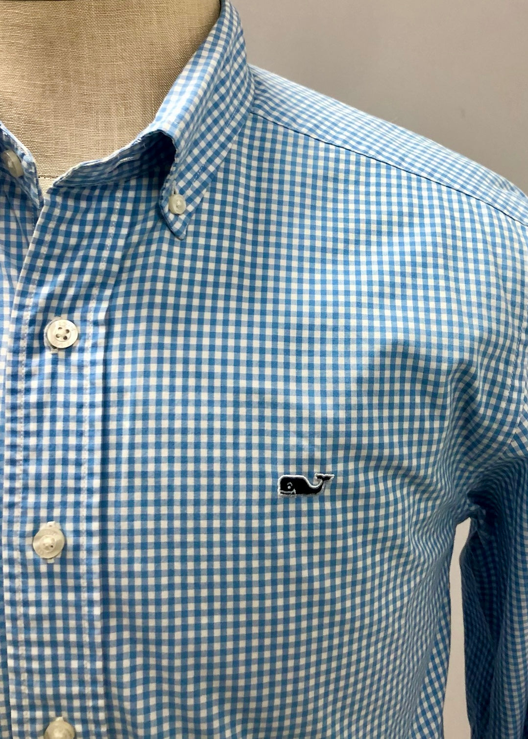 Camisa Vineyard Vines 🐳 con patron cuadros gingham en color celeste y blanco Talla M Entalle Regular