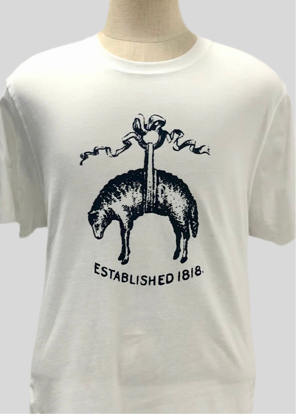 Camiseta cuello redondo Brooks Brothers 🐑 color blanco y logo en azul navy Talla XL