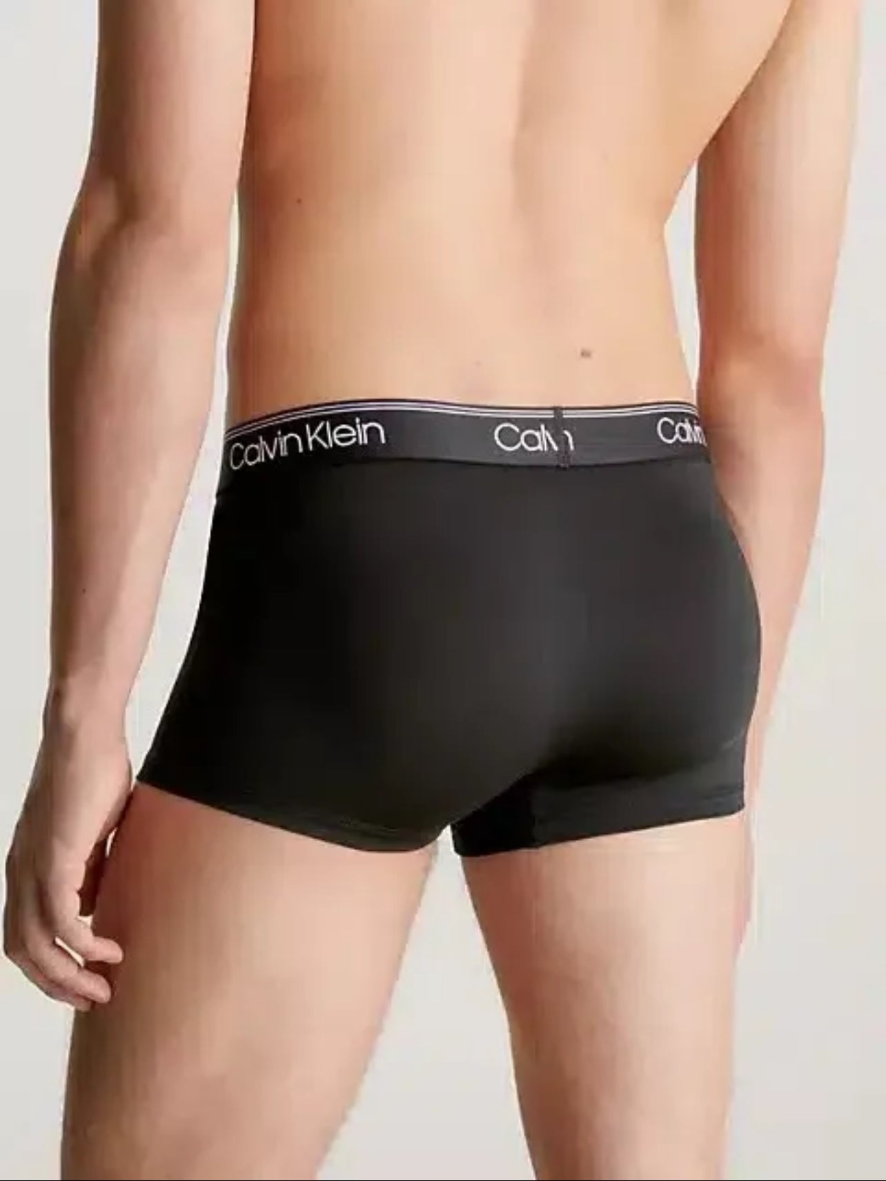 Paquete de 3 Calzoncillos tipo Boxer Calvin Klein de Microfibra Stretch en negro con cintura en dorado, blanco y negro - Tela ligera en Talla XL