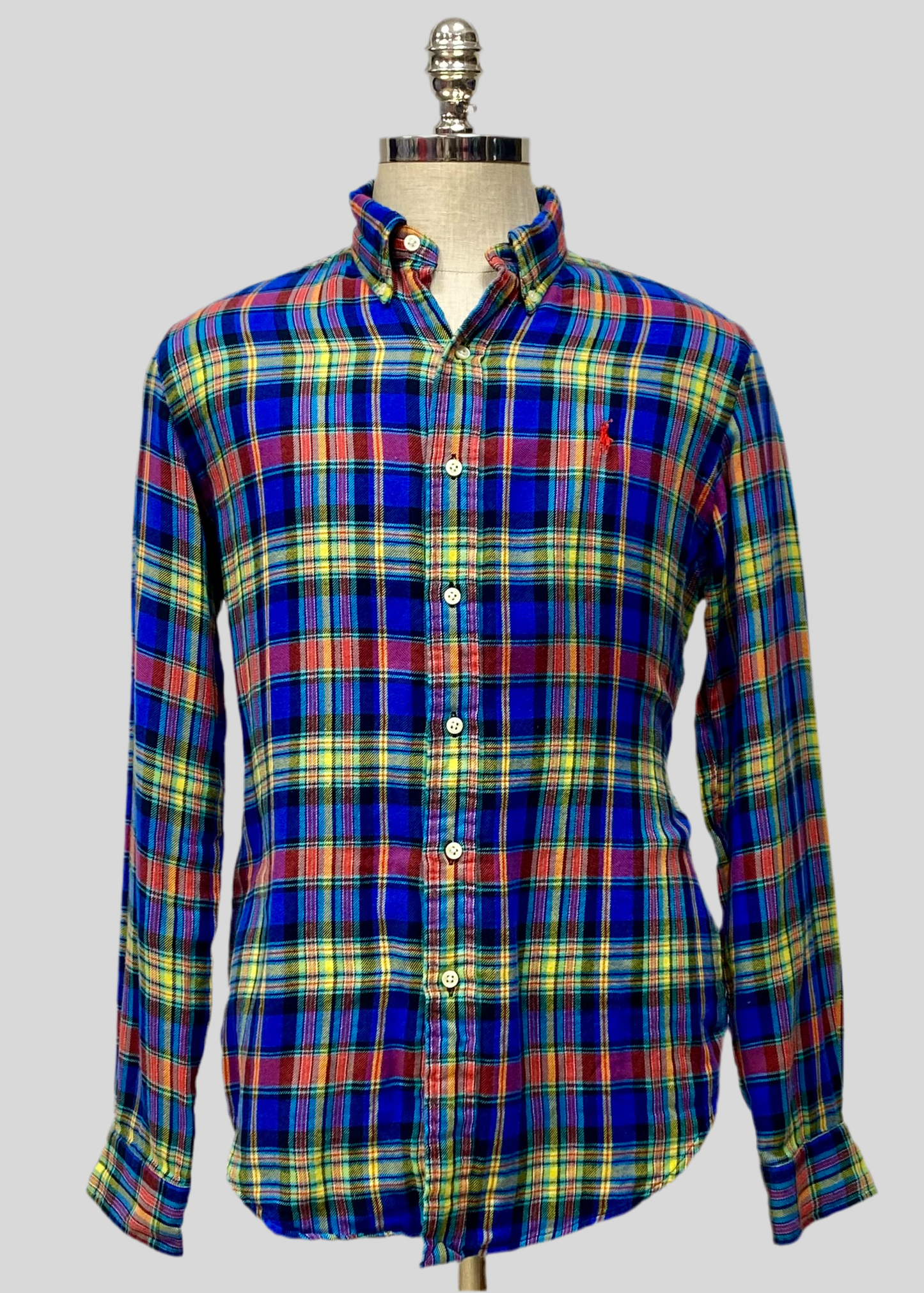 Camisa Polo Ralph Lauren 🏇🏼 color azul con patrón de cuadros tartán rojo amarillo y rojo Talla M Entalle Regular