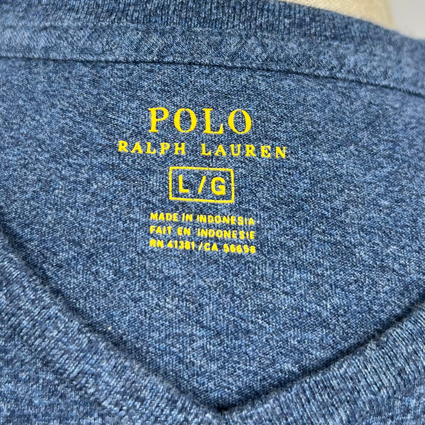 Camiseta cuello V Polo Ralph Lauren 🏇🏼 color azul grisáceo manga corta Talla Large Entalle Regular