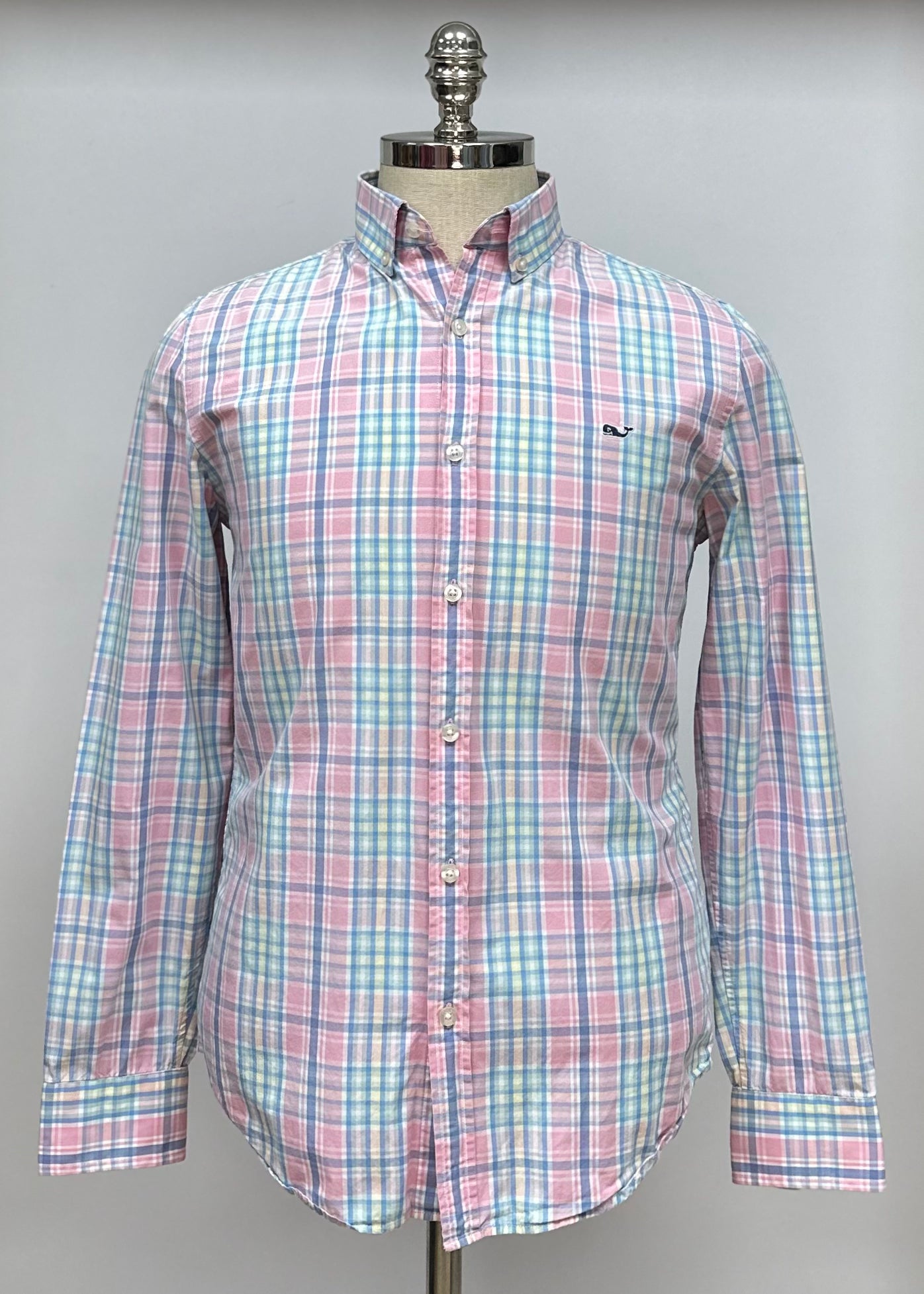 Camisa de botones Vineyard Vines 🐳 color blanco de cuadros en color rosado y celeste Talla S Entalle Slim Fit