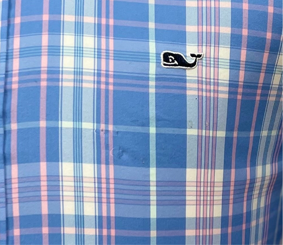 Camisa de botones Vineyard Vines 🐳 Performance con patrón de rayas en color azul, rosaso y blanco Talla M Entalle Regular (ver descripción)