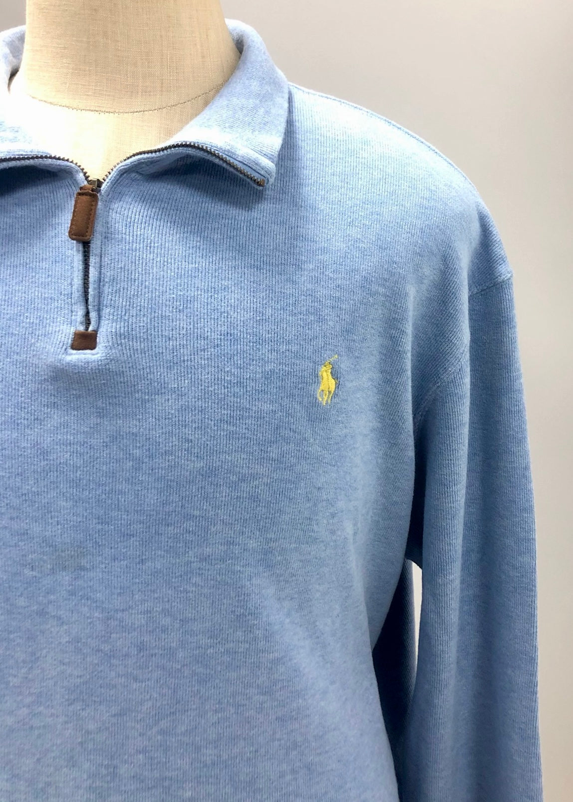 Sueter Jersey Polo Ralph Lauren 🏇🏼 color celeste claro con logo en amarillo Talla XXL