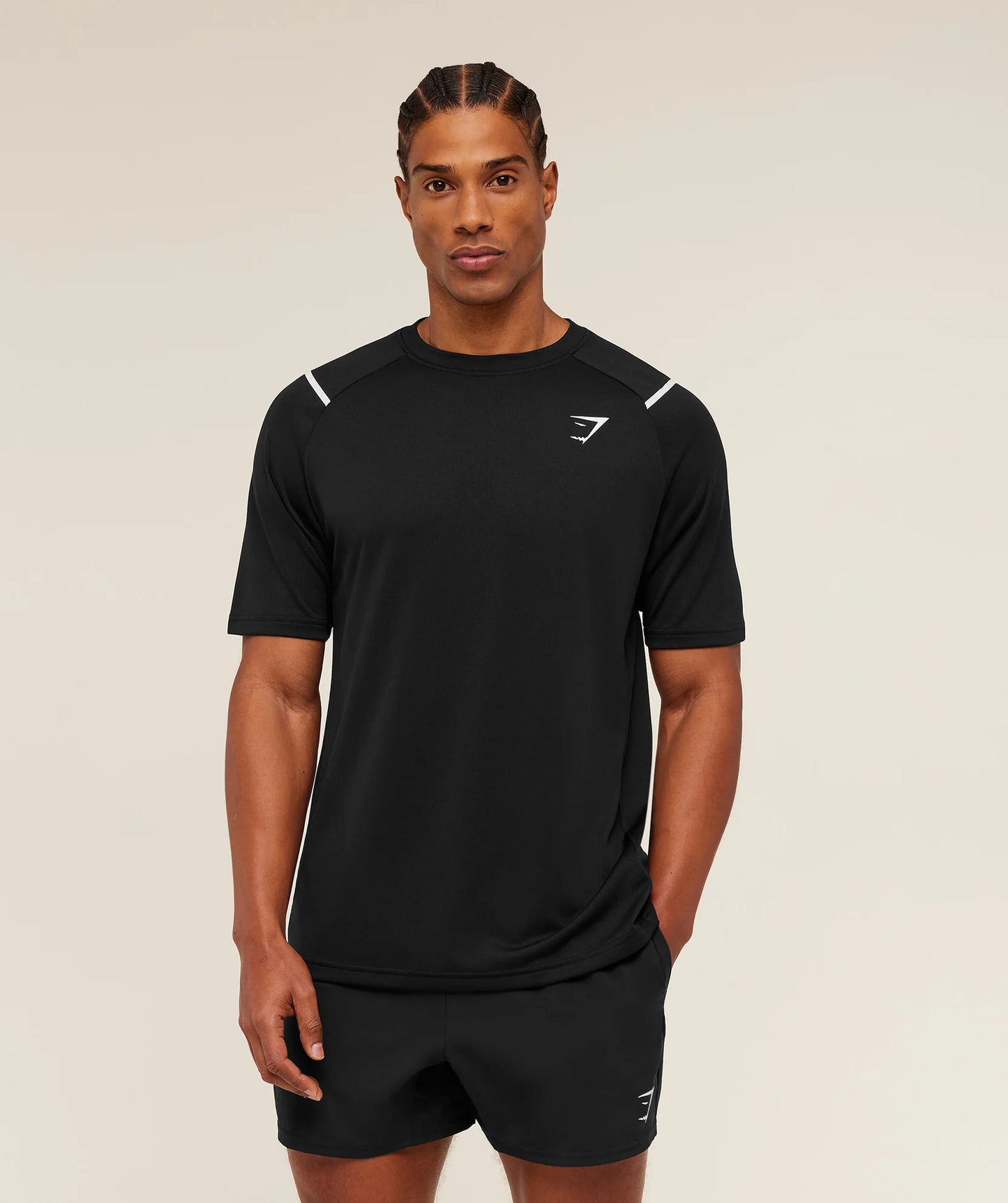 Camiseta de entrenamiento cuello redondo Gymshark 🏋🏽 color negro con líneas y logo en blanco Talla L