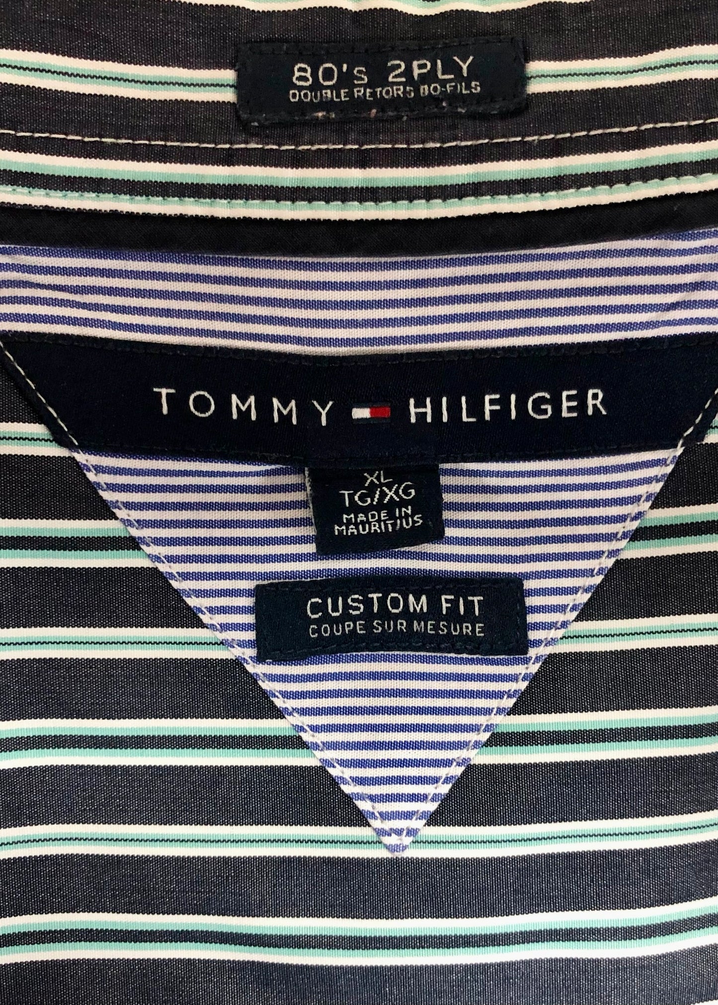 Camisa de botones Tommy Hilfiger 🇺🇸 de rayas en color azul L, turquesa y blanco Talla XL Entalle Custom Fit