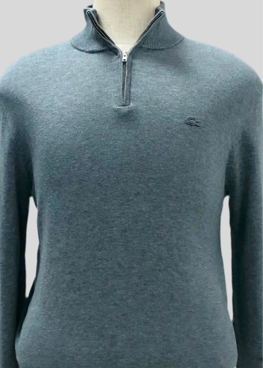 Sueter Jersey Lacoste 🐊 color gris claro con logo azul navy Tela algodón Pima Talla L