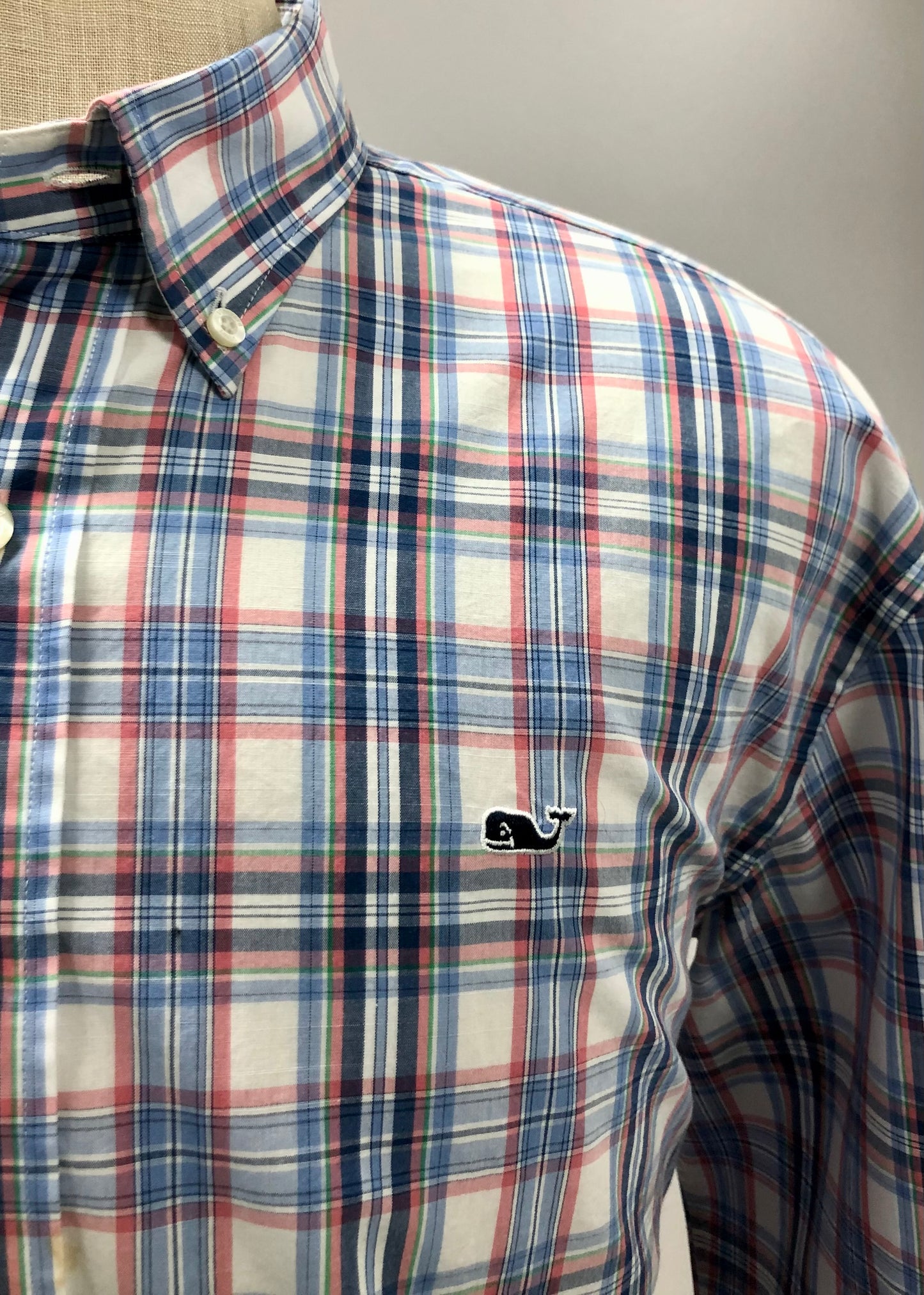 Camisa de botones Vineyard Vines 🐳 color blanco con patrón de cuadros en color rosado, azul y celeste Talla XL Entalle Regular