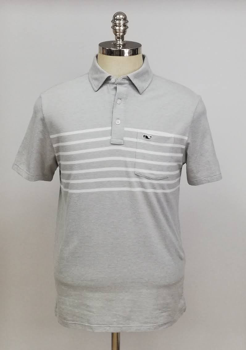 Camiseta Polo Vineyard Vines 🐳 color gris claro con rayas en color blanco Talla S Entalle Regular