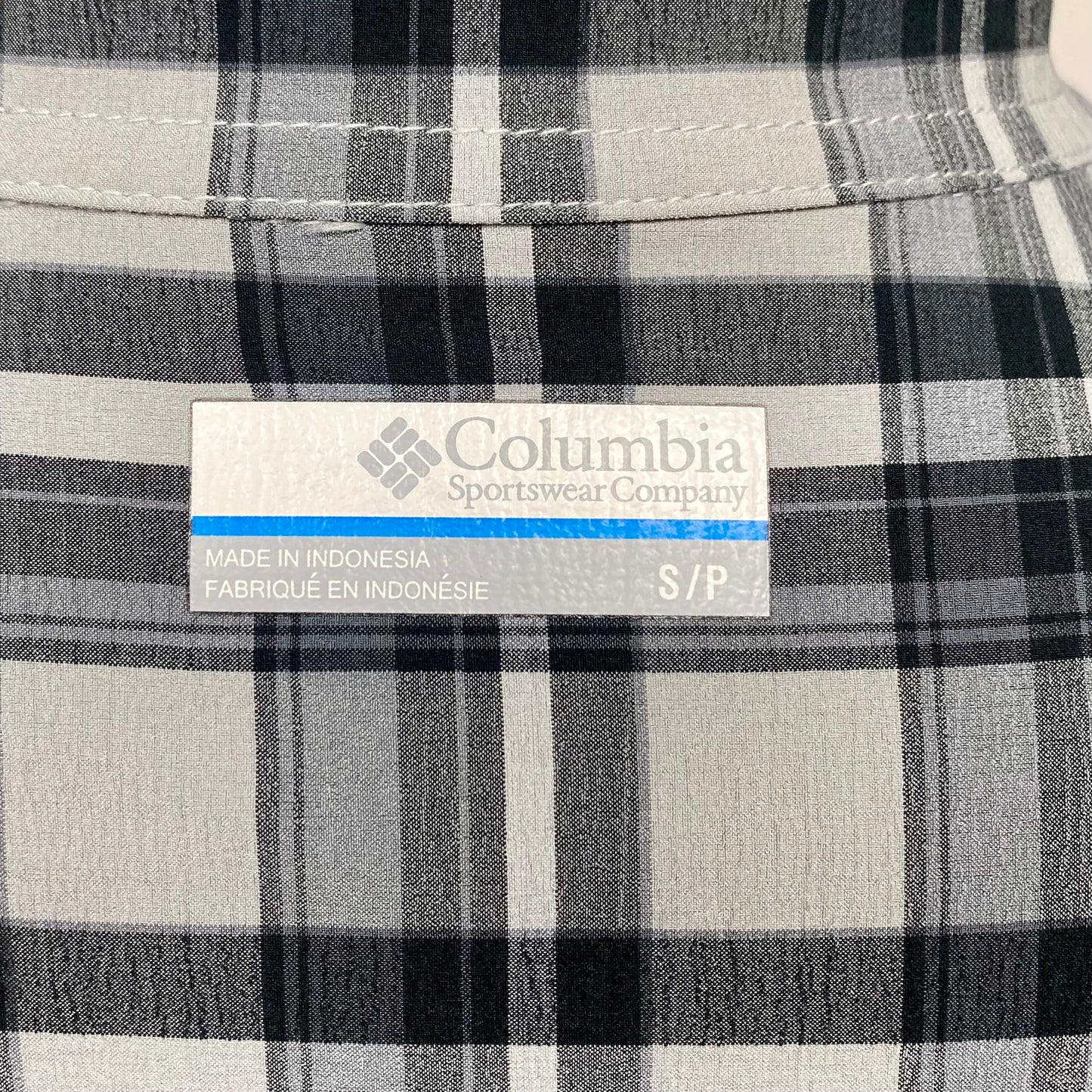 Camisa Columbia 🔹de cuadros en color negro y gris con Omni Shade Manga corta Talla S